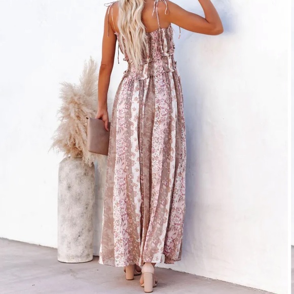 FLORAL SMOCKED TIE STRAP MAXI DRESS - BLUSH medium - Picture 2 of 5